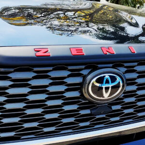 คิ้วฝากระโปรงหน้า